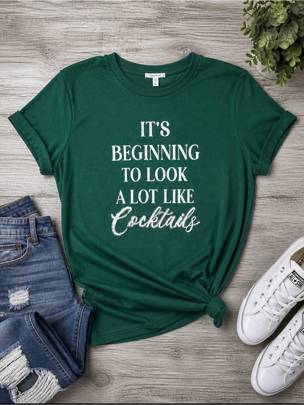 Emerald Green “It’s Beginning to Look Like Cocktails” Graphic Tee | Size: XL - Picture 2 of 5